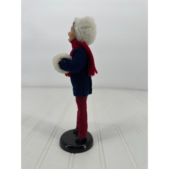 Vintage Classic Christmas Adult Caroler Wood Base Lady Woman Decoration - Picture 2 of 9